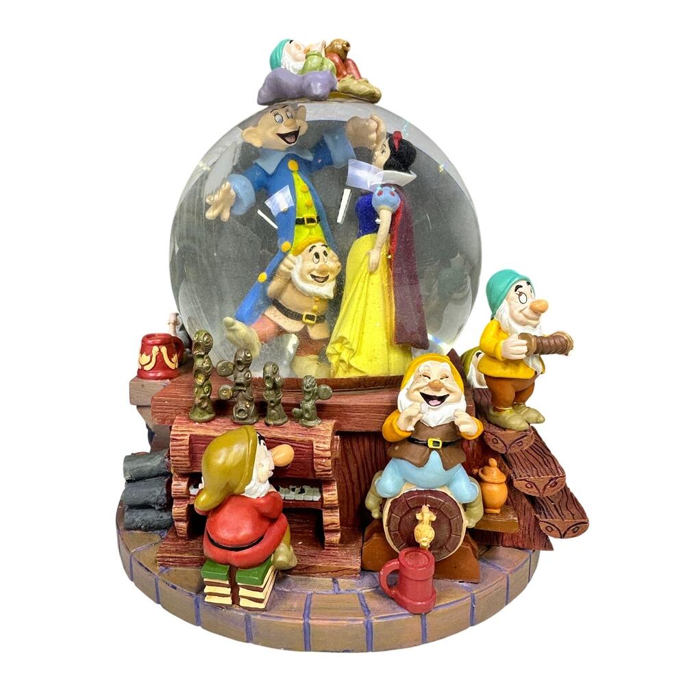 Snow White and the Seven Dwarfs 1998 Musical Snow Globe 'I Whistle a Happy Tune' - Picture 1 of 16